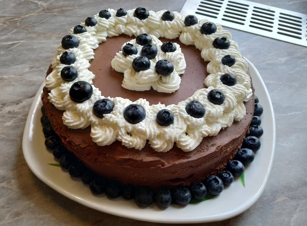 Čokoládový dort s borůvkami