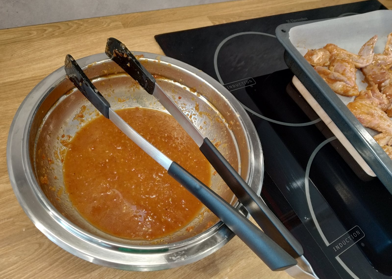 Kuřecí křídla v medové marinádě - marináda