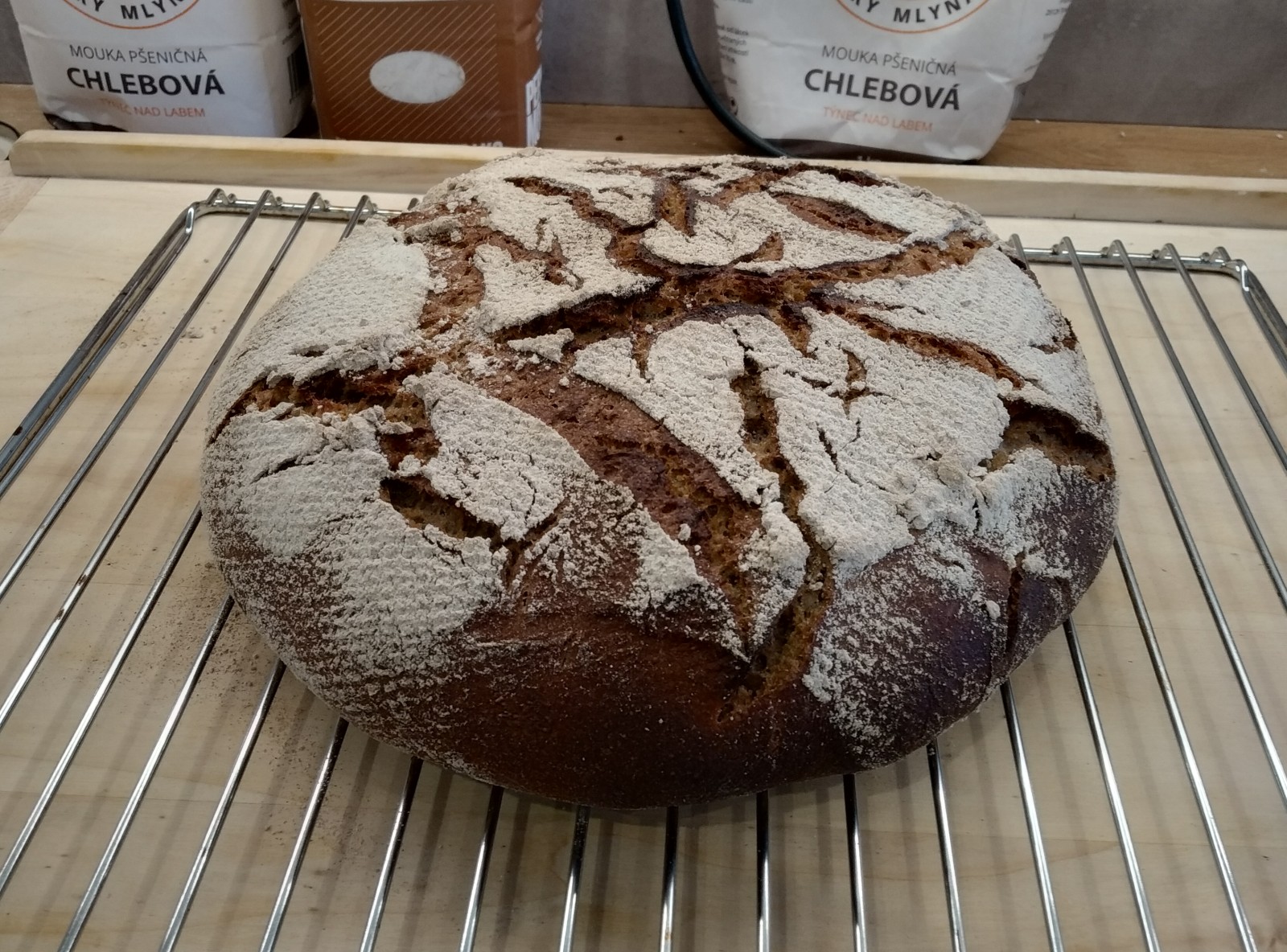 Pšenično-žitný chléb