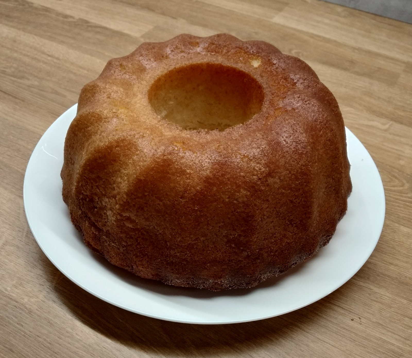 Tvarohová bábovka - před zakrojením